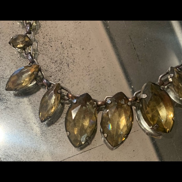 Crystal stone necklace Approx 16 in with adjustable chain - Picture 5 of 7